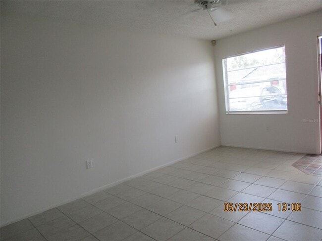 Building Photo - 45 Lake Villa Way