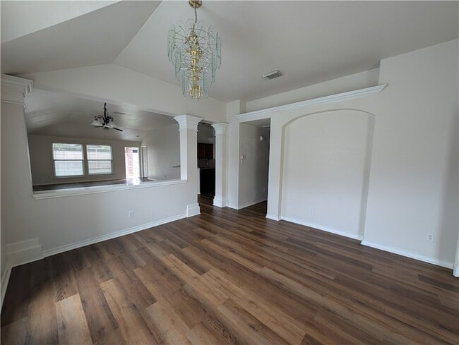 Building Photo - 3910 Gibraltar Dr