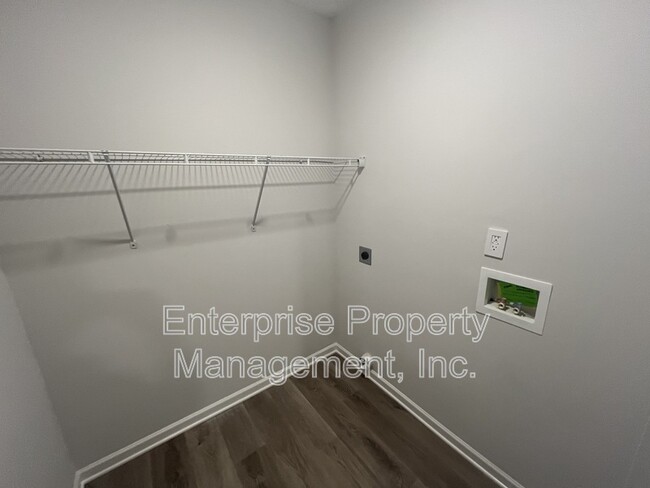 Building Photo - 3020 Benjestown Rd