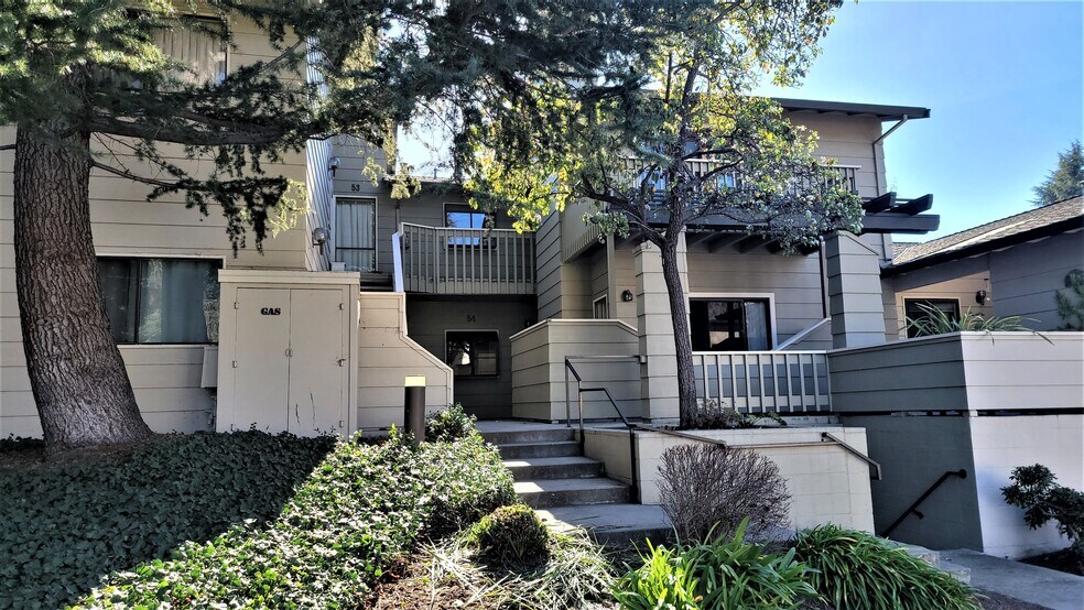 Building Photo - 217 Ada Ave