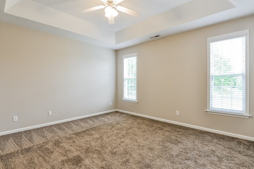 Building Photo - 607 Bellefont Ct