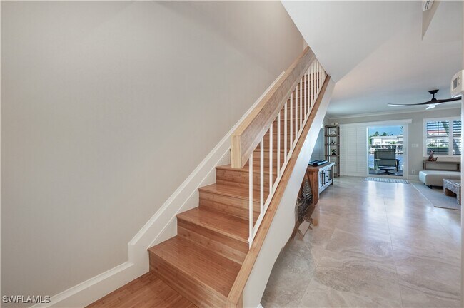 Building Photo - 800 River Point Dr