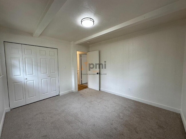 Building Photo - 2627 W 60th Dr
