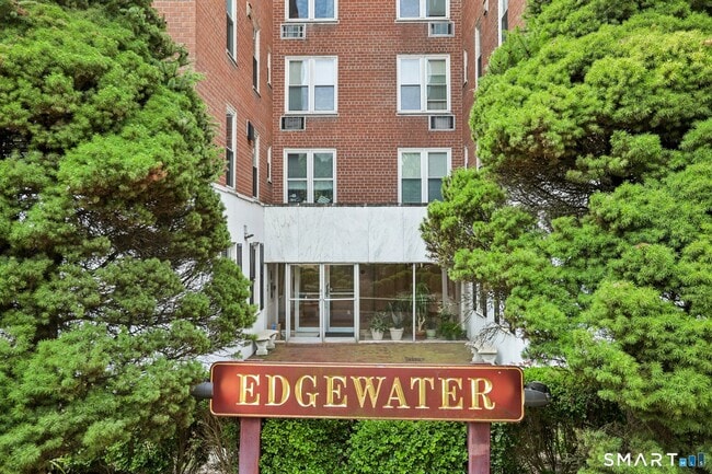 Building Photo - 7 4th St