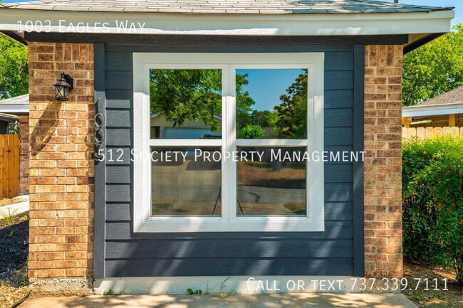 Building Photo - 1003 Eagles Way