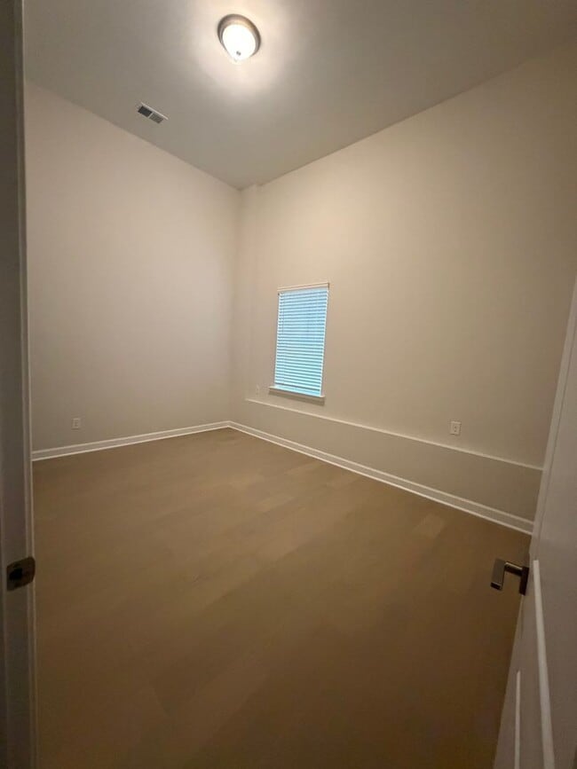 Building Photo - BRAND NEW TOWNHOMES AVALIABLE NOW