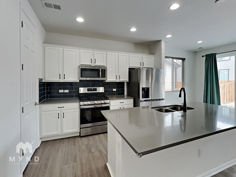 Building Photo - 9732 Truckee St