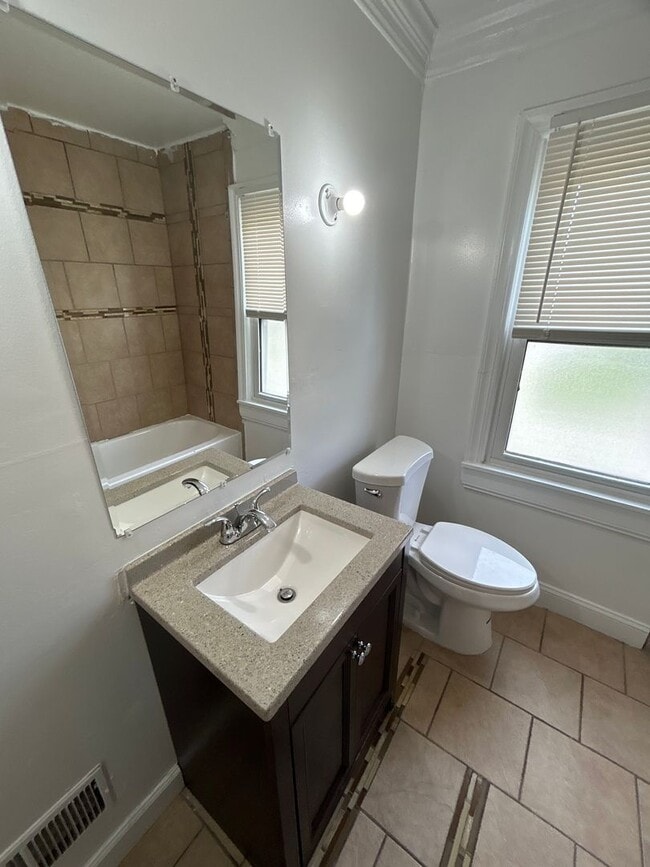 Building Photo - LARGE WESTSIDE FULLY REHABBED HOME -  3 be...
