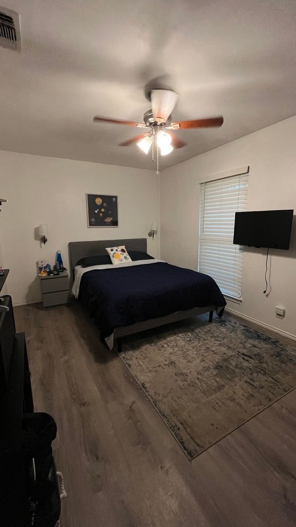 Building Photo - Spacious 4BR House in San Antonio