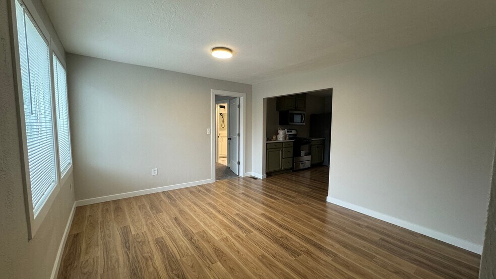 Building Photo - 305 Deal Dr