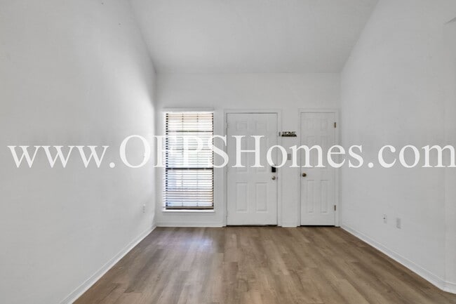Building Photo - 2 bed Townhome in Fort Walton Beach
