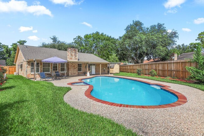 Building Photo - 11111 Sagepike Cir