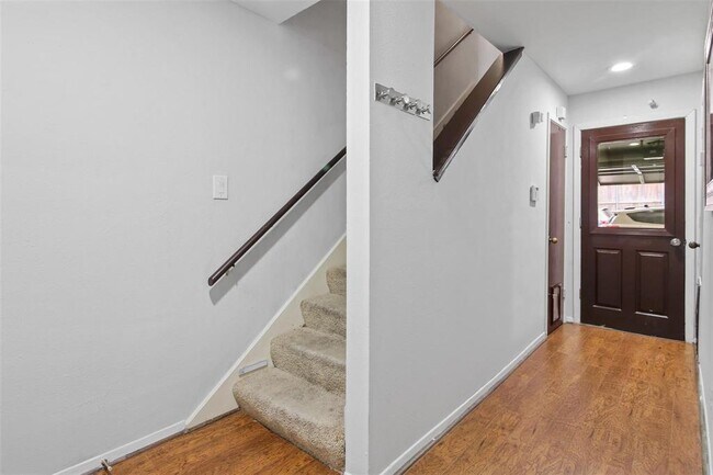 Building Photo - 1114 Augusta Dr