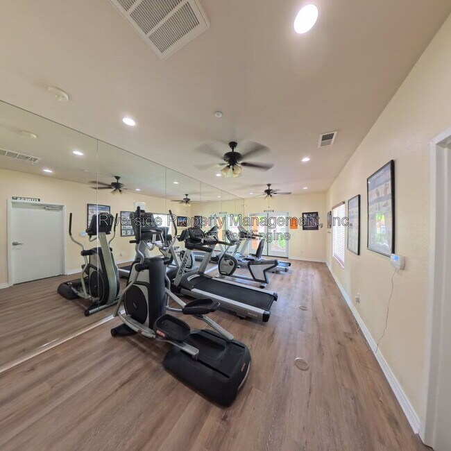 Building Photo - 4031 Cey Ct