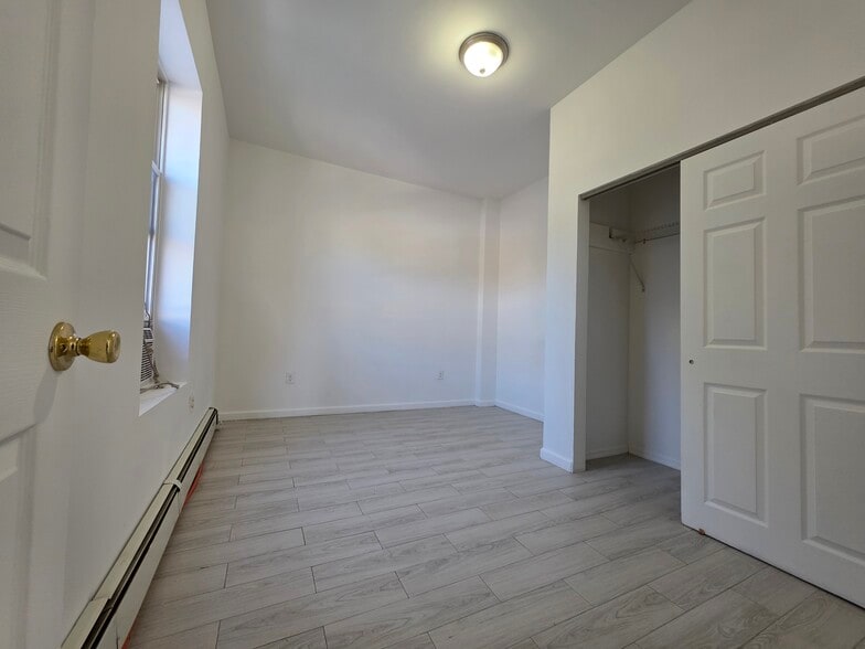 Building Photo - 8652 112th St