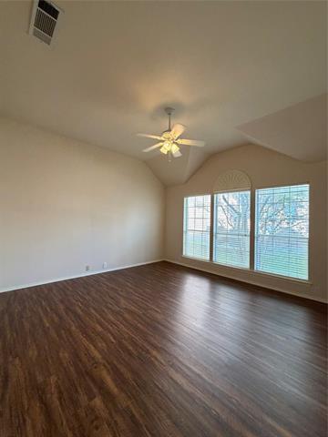 Building Photo - 2440 Ravenhurst Dr