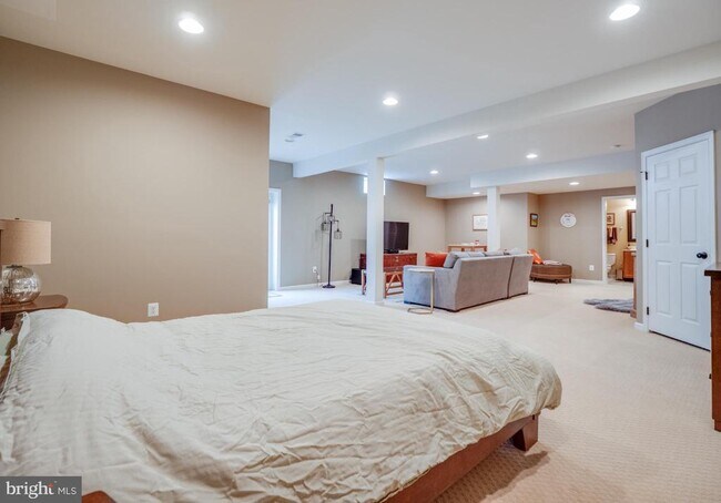 Building Photo - 23152 Evergreen Ridge Dr