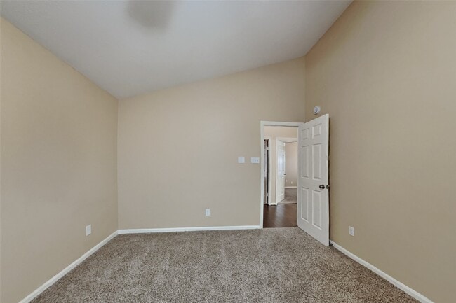 Building Photo - 151 E Pathfinders Cir