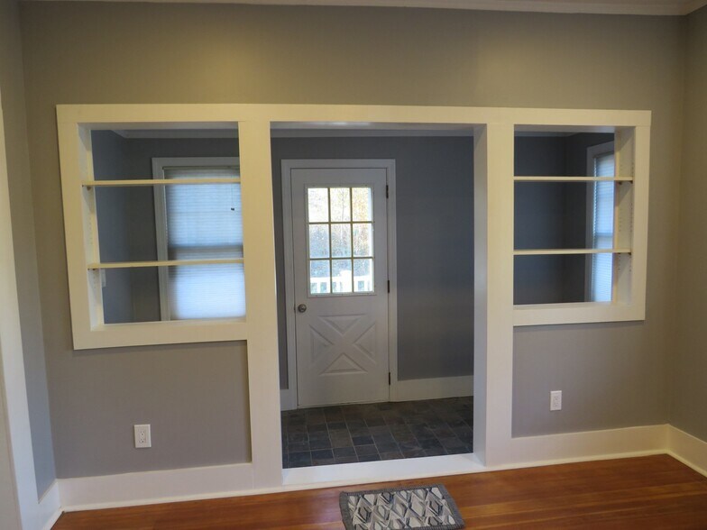 Building Photo - 1063 Washington St