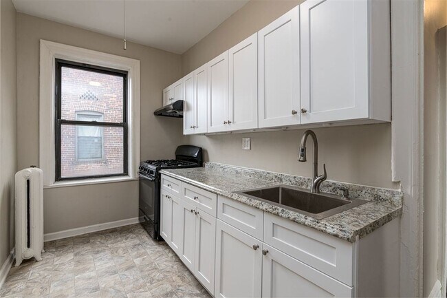 Building Photo - 429 Fairmount Ave