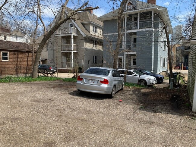 Building Photo - 143 Lathrop St