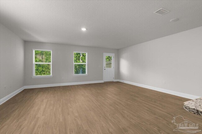 Building Photo - 1116 Coniferous Ave