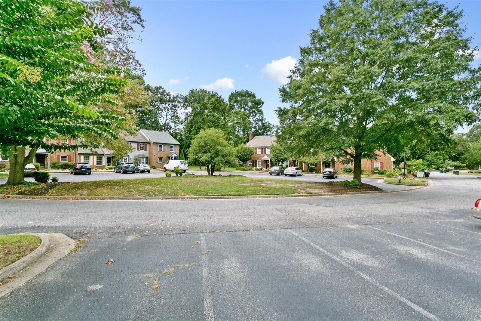 Building Photo - 117 Wellesley Dr