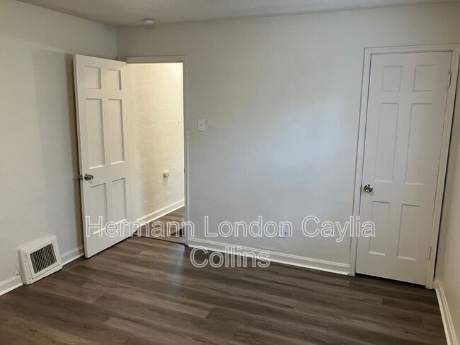 Building Photo - 7504 Stanwood Dr