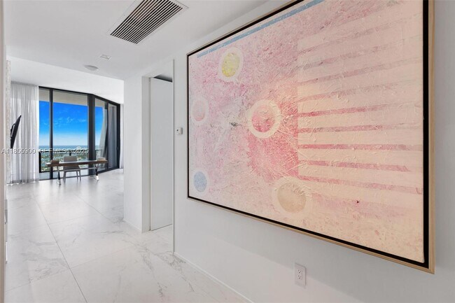 Building Photo - 1000 Biscayne Blvd