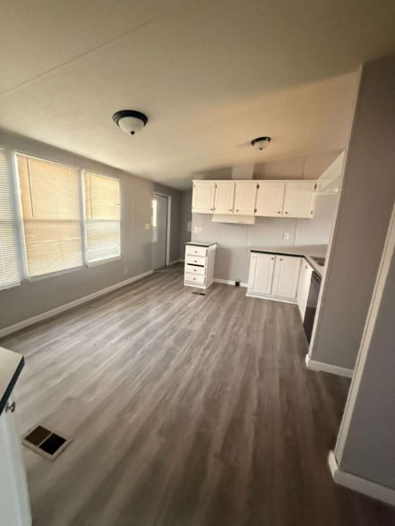 Building Photo - 16853 W Lynbrook