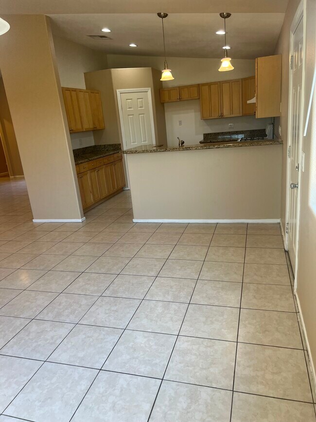 Building Photo - 66334 San Juan Rd