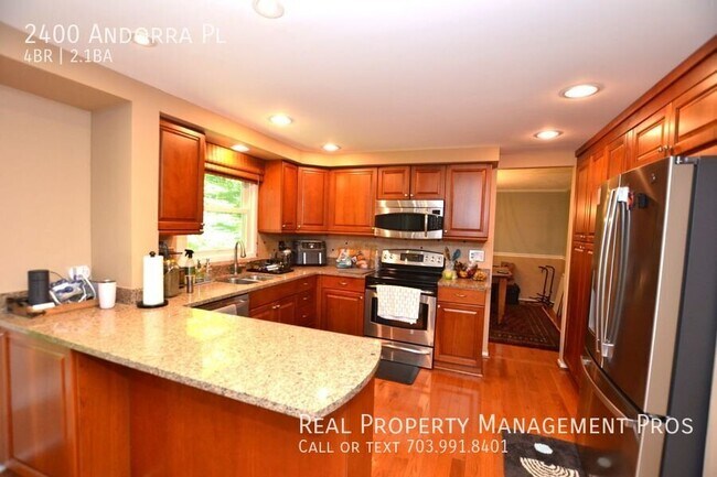 Building Photo - 2400 Andorra Pl