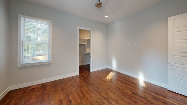Building Photo - Beautiful East Nashville Bungalow