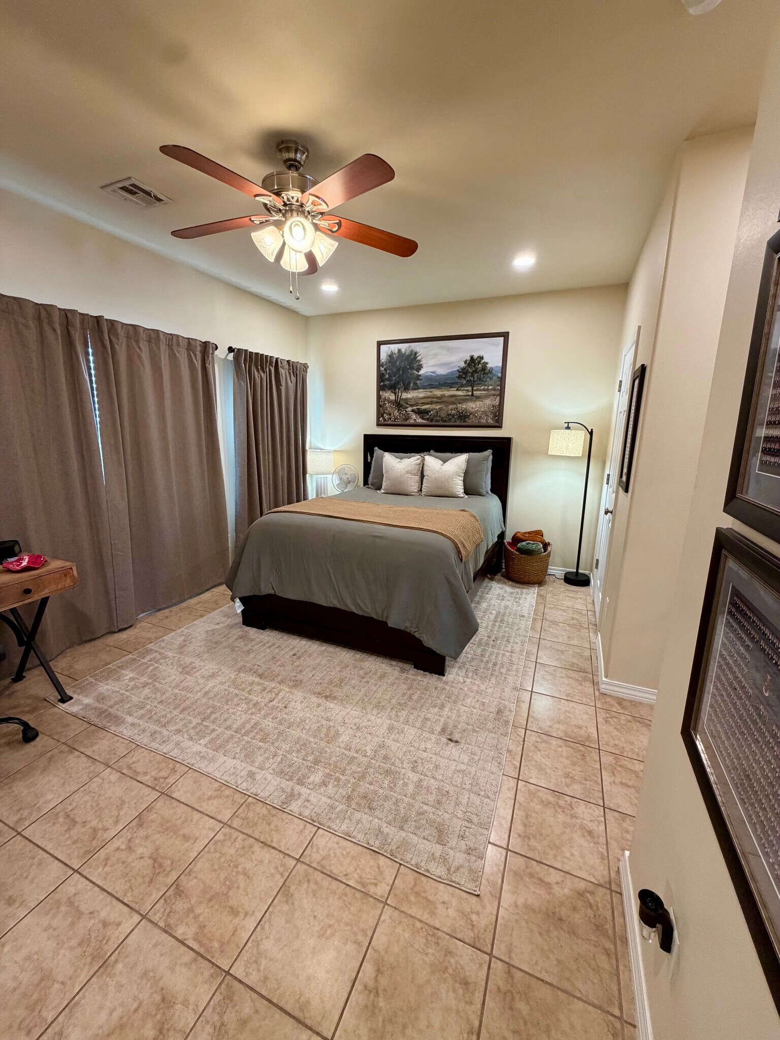 Building Photo - 1244 N Lewis Ave