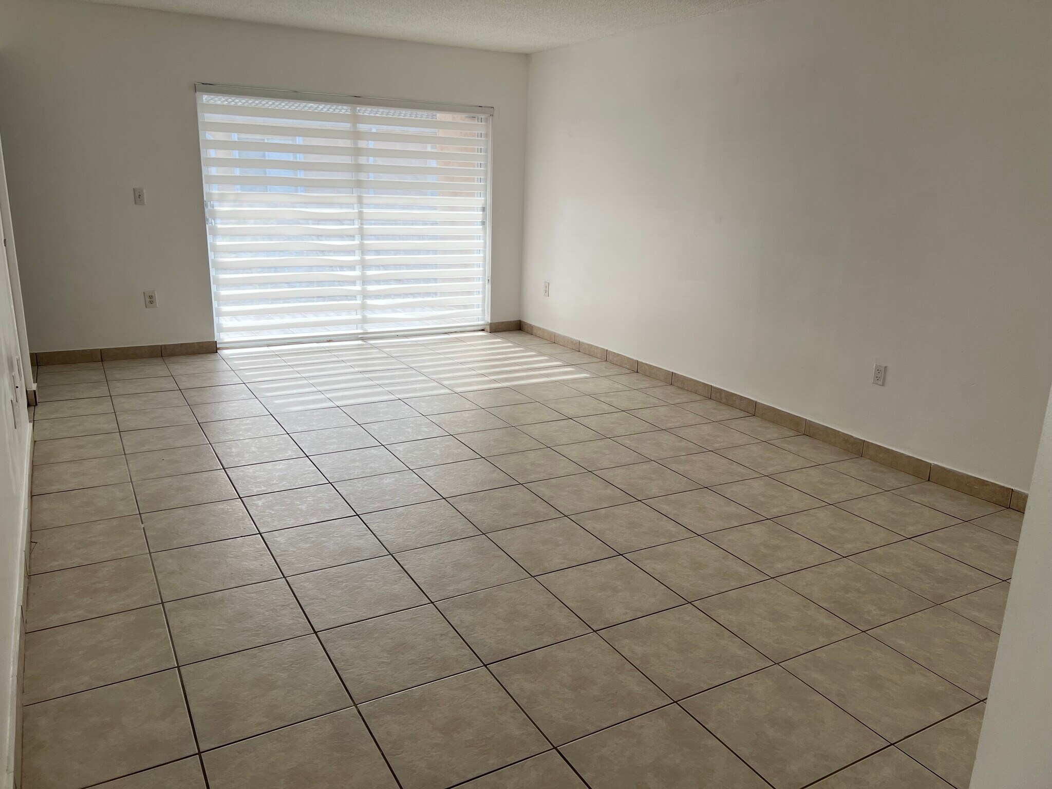 Building Photo - 1155 NW 124th Pl