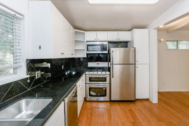 Building Photo - 2502 Driscoll St