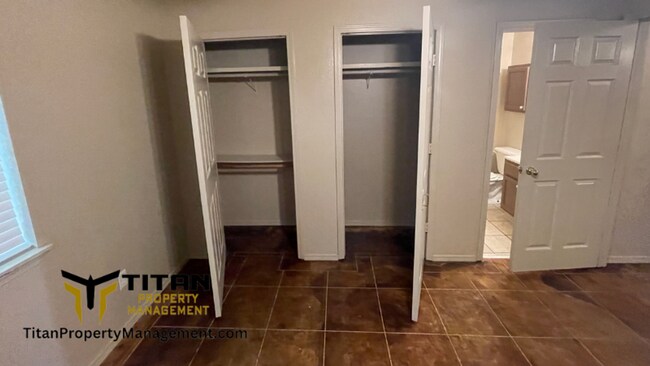 Building Photo - 2 Bed/2 Bath Apartment