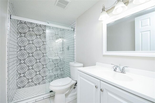 Building Photo - 742 Brentwood Pl
