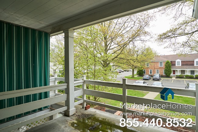 Building Photo - 43 Trenton Square