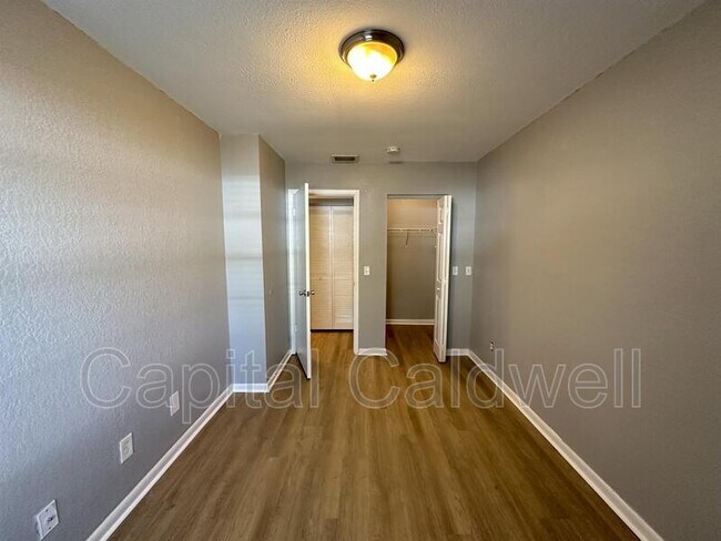 Building Photo - 5440 S MacDill Ave