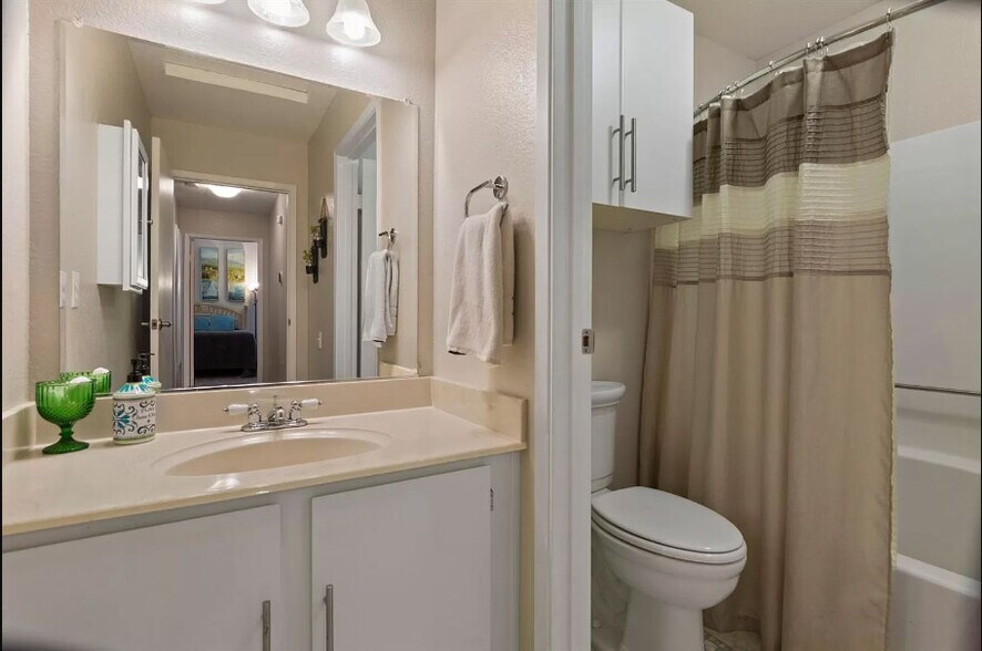 Building Photo - 35 Patricia Way