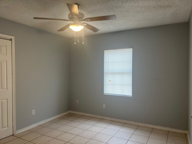 Building Photo - 1616 Jacaranda Ct