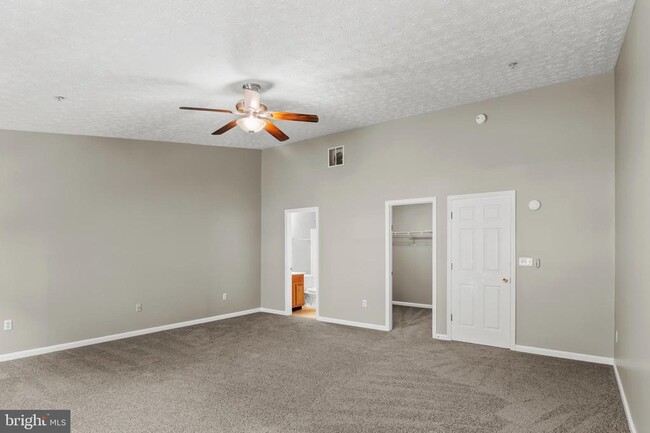 Building Photo - 50 Amberstone Ct