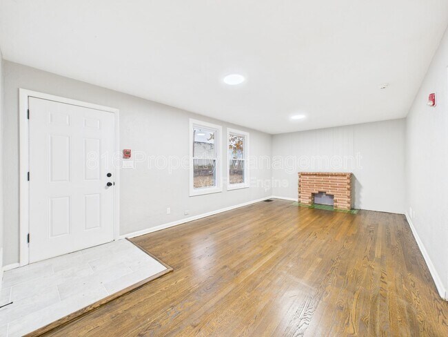 Building Photo - 7560 Prospect Ave