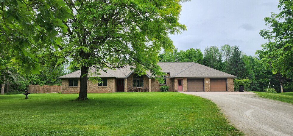 Building Photo - 2530 West American Dr