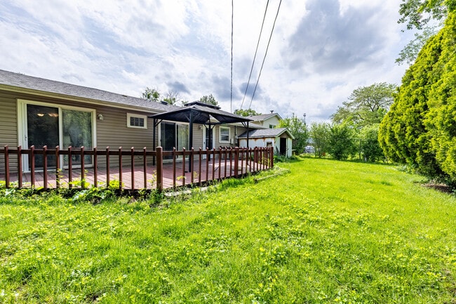 Building Photo - 2722 Larkspur Ln