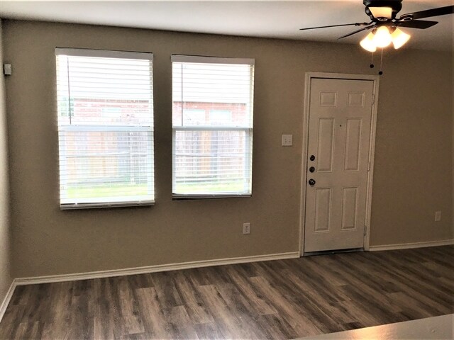 Building Photo - 1620 Baxter Springs Dr