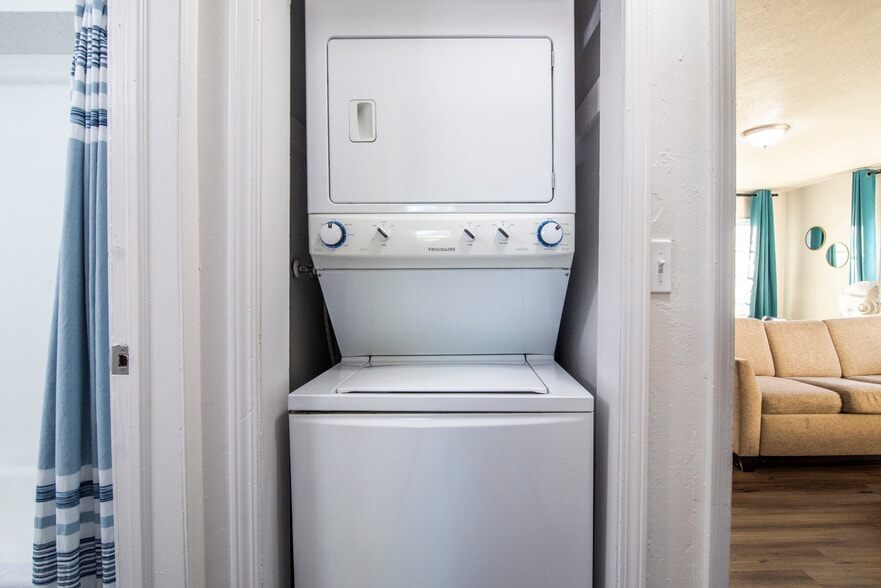 Washer and dryer in unit - 1895 S 200 E