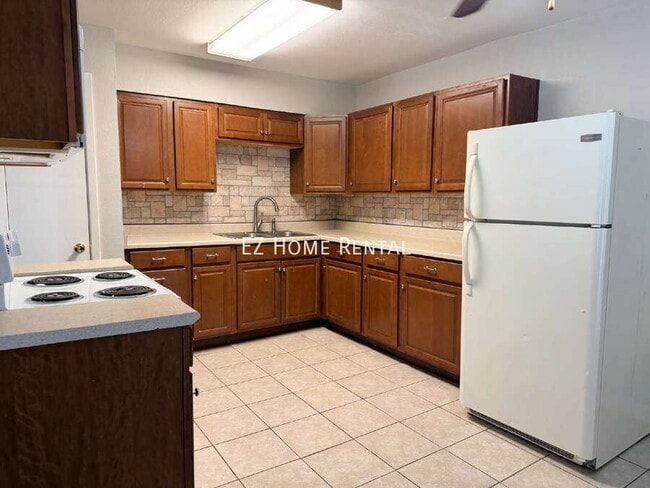 Building Photo - 2102 5th Ave N