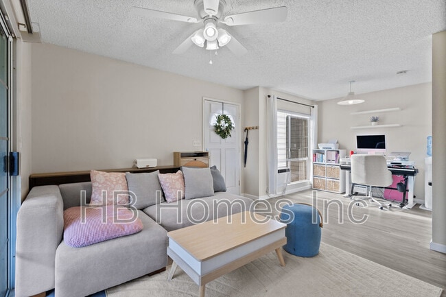 Building Photo - 94-1348 Kulewa Loop Unit 7U - 1